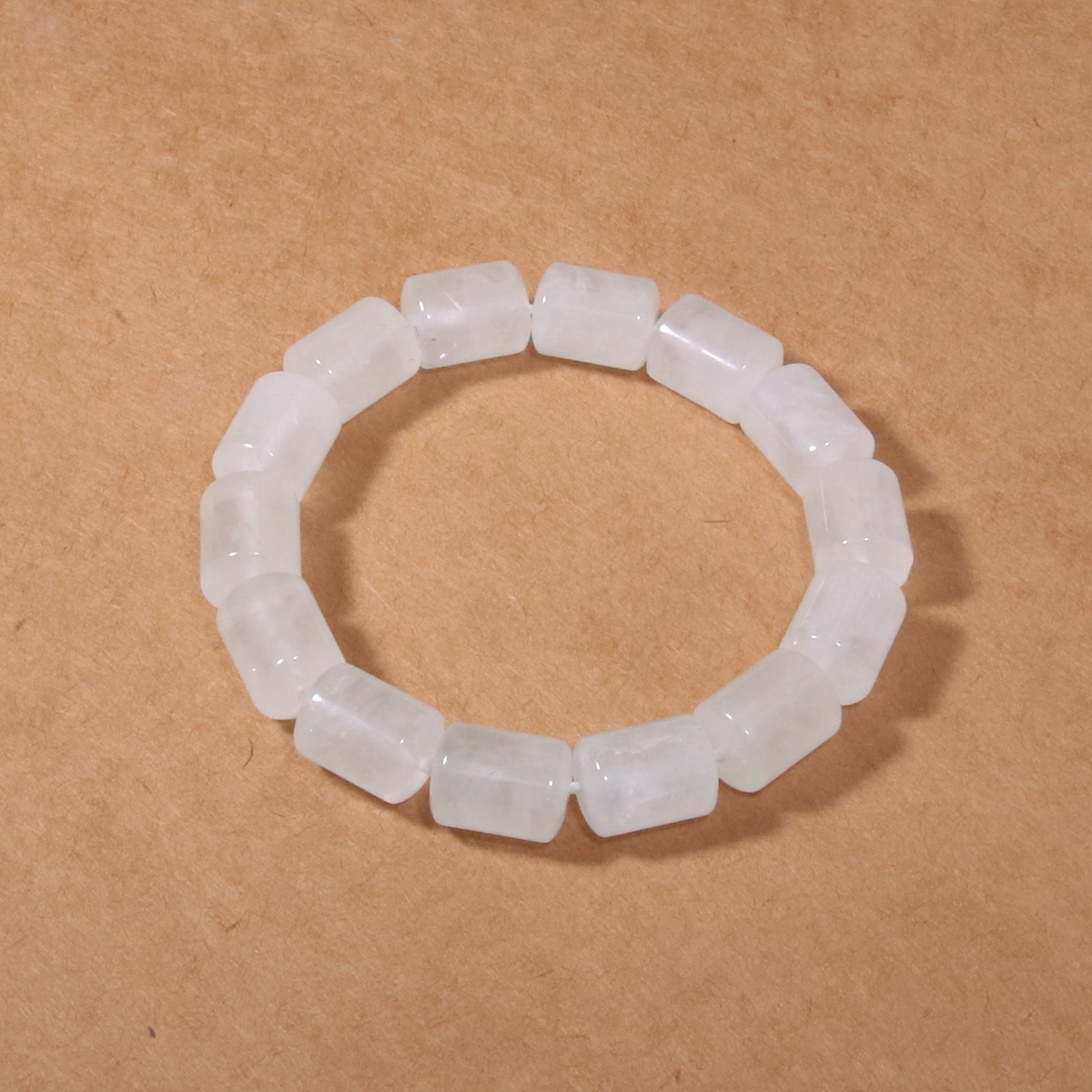 Bamboo-patterned white crystal